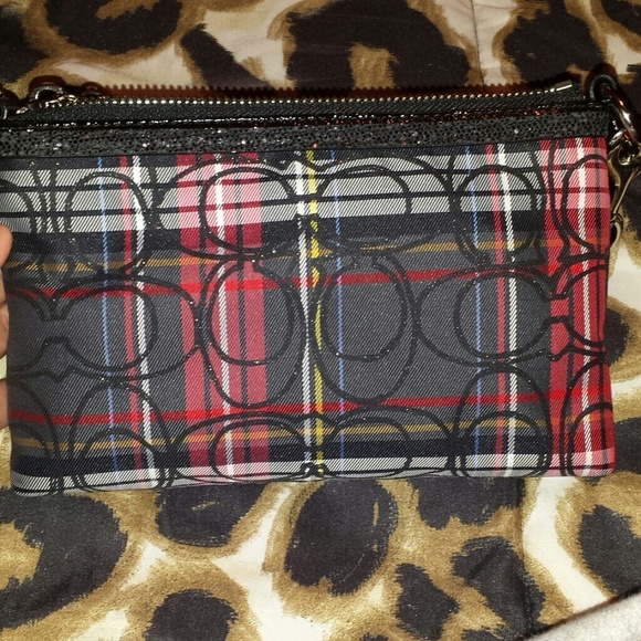 Coach wristlet - Picture 2 of 2