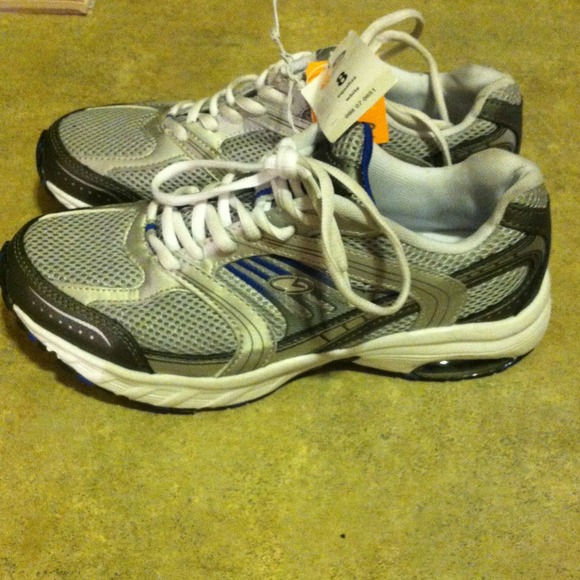 Shoes - Picture 3 of 4