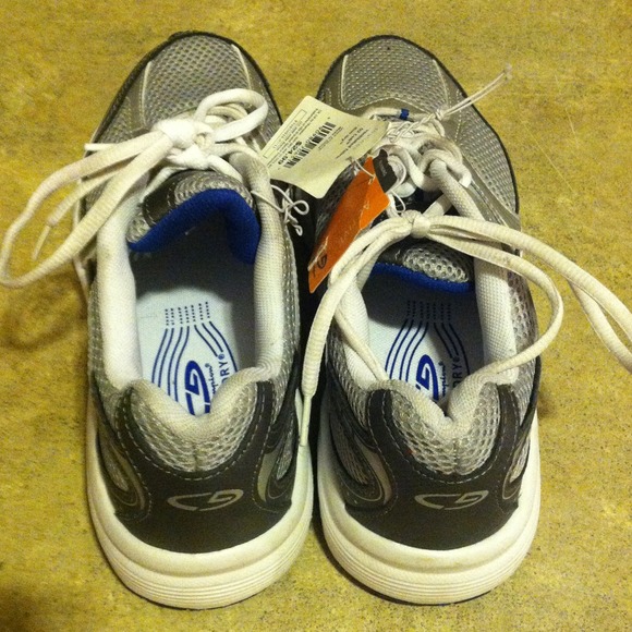 Shoes - Picture 4 of 4