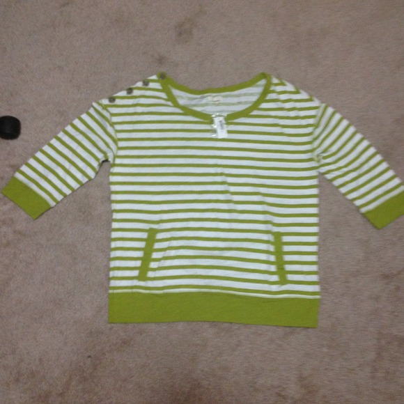 🚫SOLD🚫Aerie striped tee with pockets💚