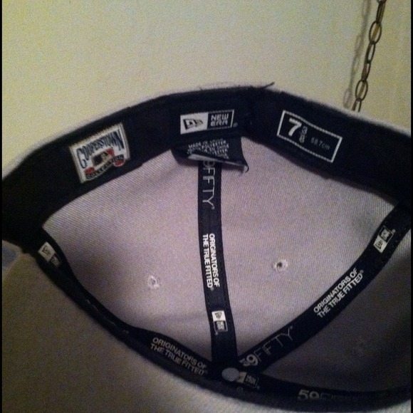 Angels hat - Picture 4 of 4