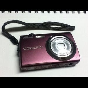 Nikon Coolpix S220