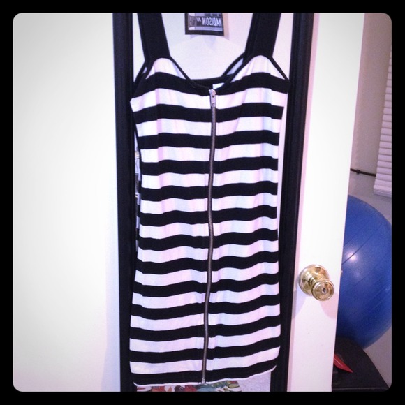 Black and white zippered front tight sexy dress