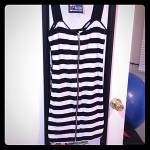 Black and white zippered front tight sexy dress