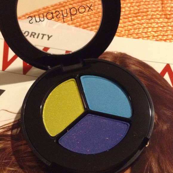 🎊💥 HOST PICK 💥🎊. Smashbox eyeshadow - Picture 2 of 3