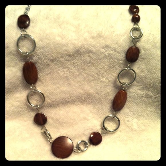 🎉🎉🎉Host pick🎉🎉🎉 silver & wood tone necklace