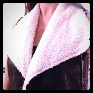 ⛄️cute Faux leather Vest ⛄️