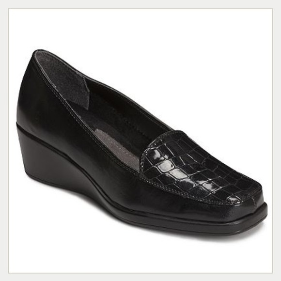 A2 Aerosoles Black Snakeskin Loafers