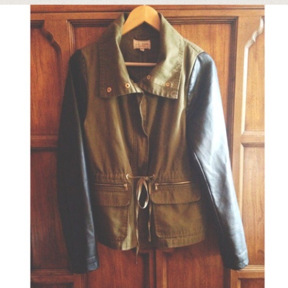 ❌❌SOLD❌❌J.J winter olive jacket (XL)