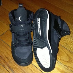DEAL TODAY!! Jordan flight 45 size 4y