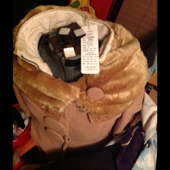 NWT PINK COAT FAUX FUR COLLAR - Picture 2 of 2