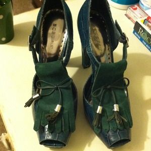 FUNKY, SEXY PUMPS - BUNDLED-2 ITEMS