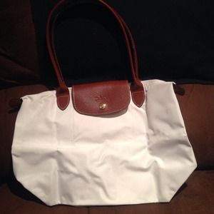 AVAILABLE!! Longchamp Shoulder Bag