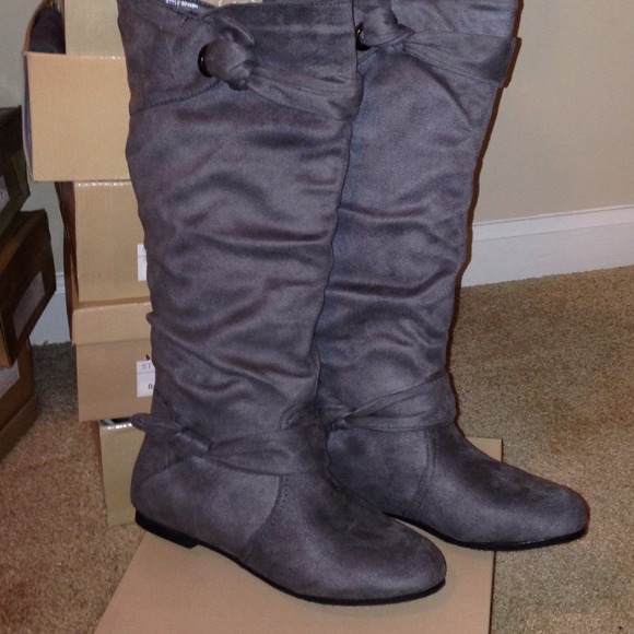 Tall grey boots!!