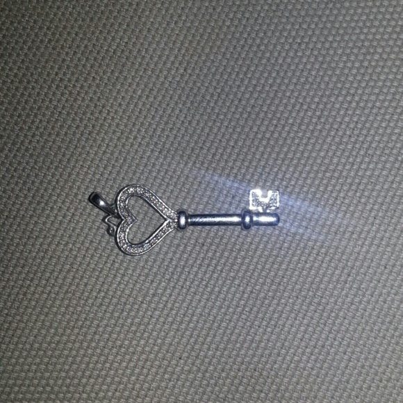 Sterling Silver w/diamonds key to my heart pendant