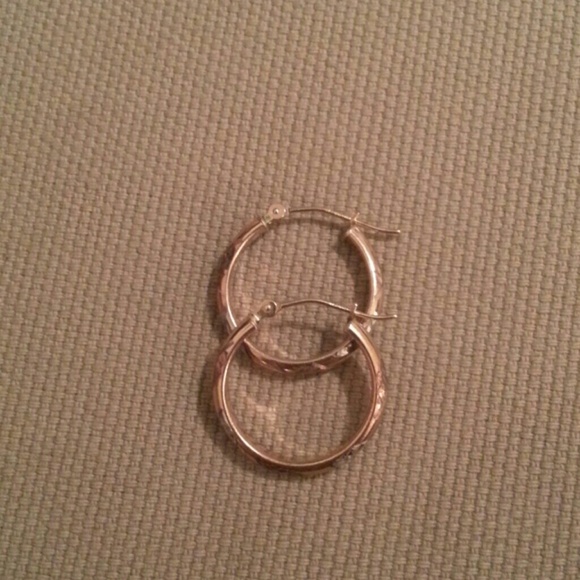 10kt small hoop earrings