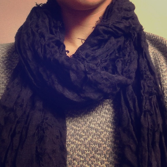 Star Urban Outfitters scarf