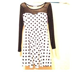 White&black polka dot long sleeve a-line dress👗