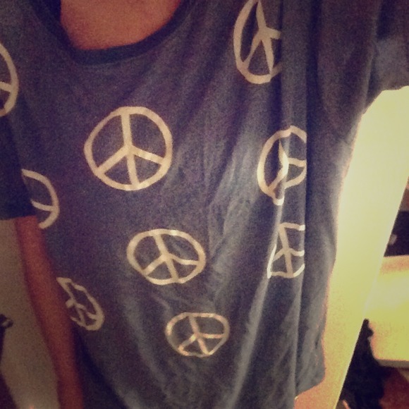 Wildfox Tops - WildFox Peace tee!
