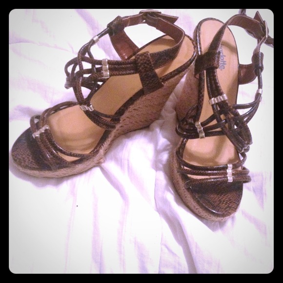 2 (8) (9) Charlotte Russe snakeskin print wedges