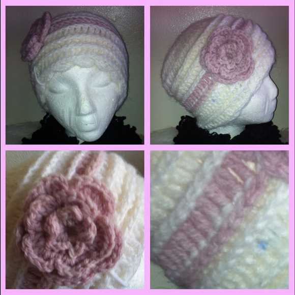 KNITTED CAP LILAC & WHITE