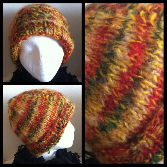 KNITTED CAP MULTICOLOR