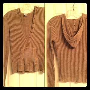 Cute light weight sweater