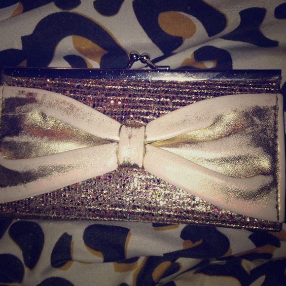 Bow Front Wallet