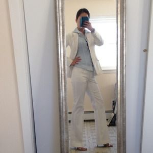 ⬇ Was 50⬇ Elie tahari light blue shirt