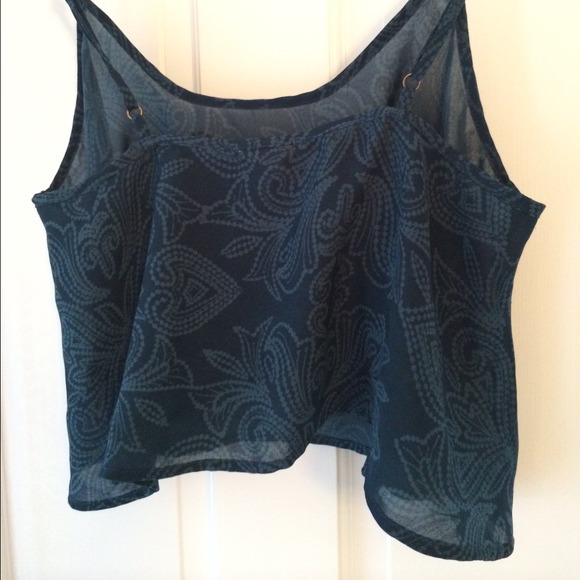 Gorgeous beaded crop top - Picture 3 of 3