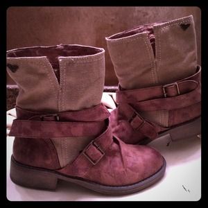 Roxy ankle boots