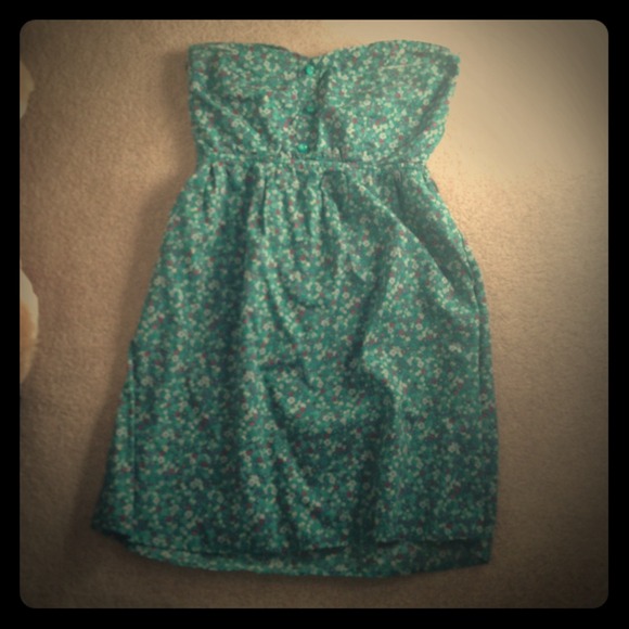 Strapless dress