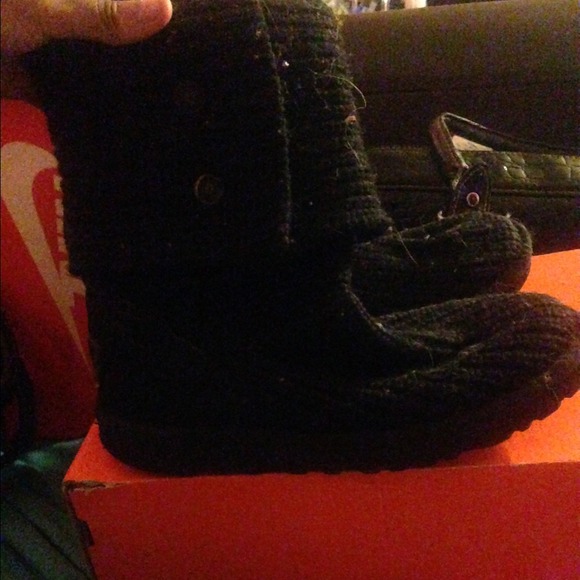 Authentic black knit uggs - Picture 1 of 3