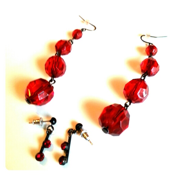 **Red and Black Faux Garnett Earrings**