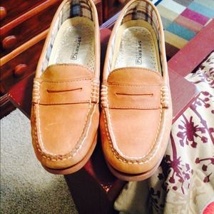 Sperry's loafer style women's shoes.