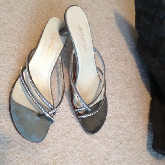 Peridot diamond heels