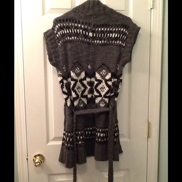⚡️⚡️SOLD⚡️⚡️ Aztec wrap sweater - Picture 2 of 2