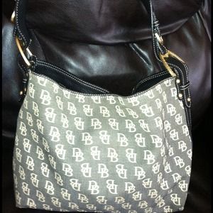 ⚡💥FLASH SALE!💥⚡Dooney & Bourke handbag!
