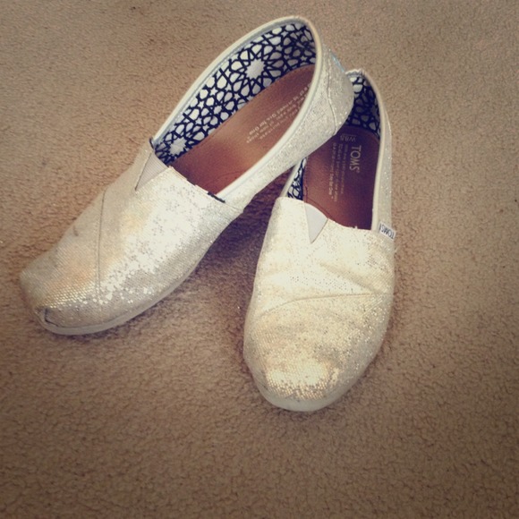 Sparkly TOMS. AE cardigan bundle