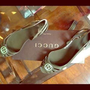 Gucci jelly flats