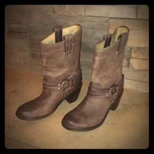 * For @gris36 * Frye Carmen Harness