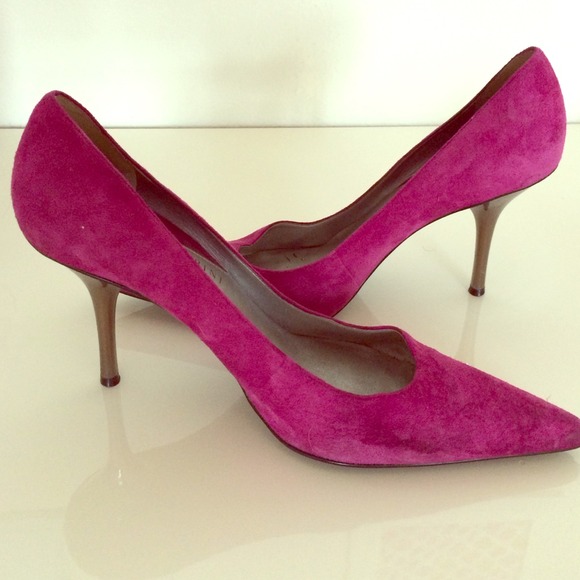 Gianni Bini purple suede pumps