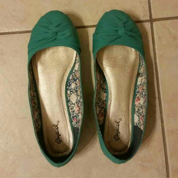 Qupid Shoes - MOVING SALE Jade flats - PRICR FIRM