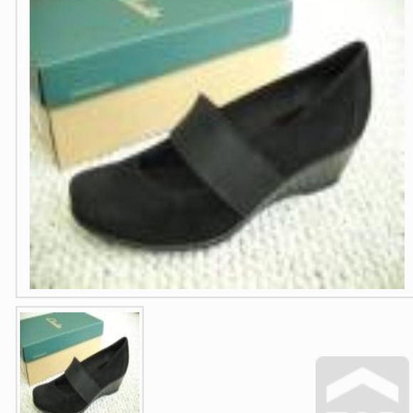 HOLD! Brand New In box Clark's bendables!