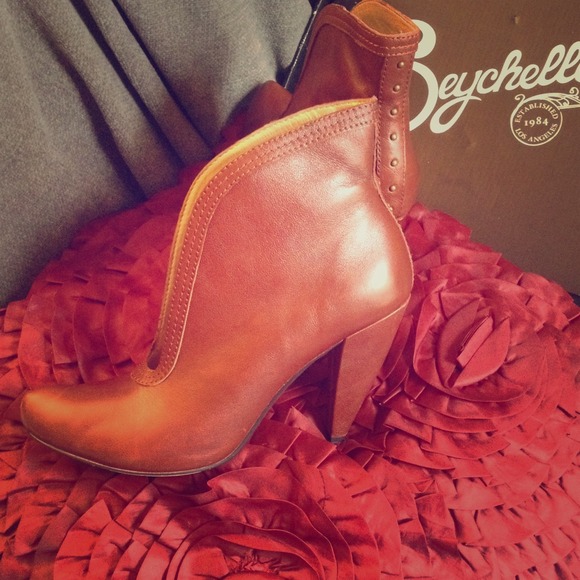 Seychelles Caramel Booties