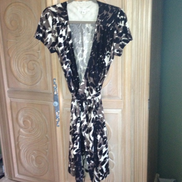 Banana Republic Dresses & Skirts - Banana republic leopard print wrap dress