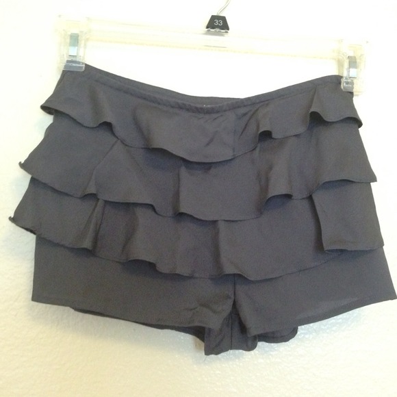Ruffle Short