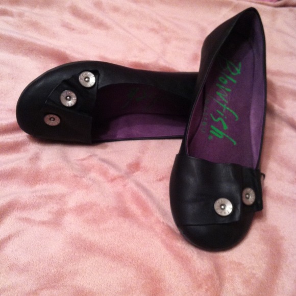 Cute simple black flats