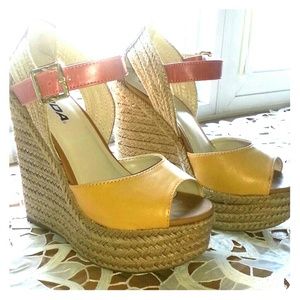 Wedges 7M fits like 6- 6.5