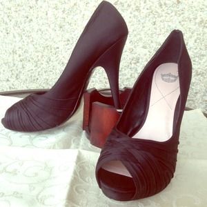 Sexy "Gretchen" black heels